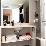 Апартаменти Mm1 Cosy & In Baixa With Castle View And Free Parking! Лісабон
