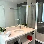 Апартаменти Mm1 Cosy & In Baixa With Castle View And Free Parking! Лісабон