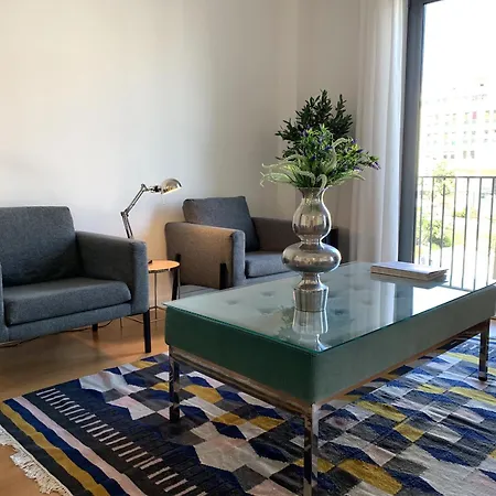 Mm1 With Castle View And Free Parking! Apartment *